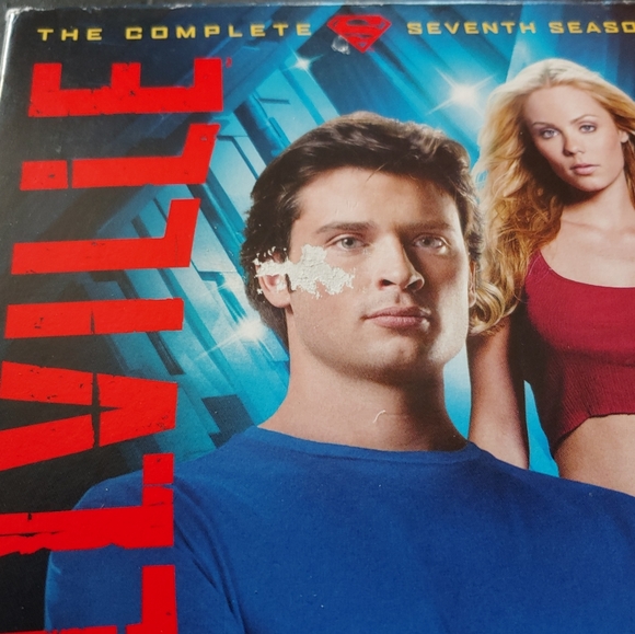 Warner Brother's Smallville TV Series-Seasons Two, Four, Six, Seven and Eight. - Picture 7 of 8